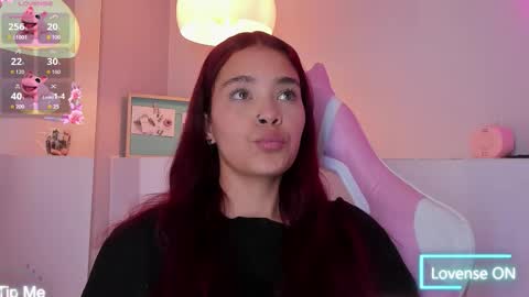 Violeth Hill online show from January 5, 2026, 8:01 pm