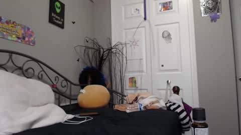 Snapshot of violethooper chatting on January 8, 2025, 5:05 pm Violet Hooper online show from January 8, 2025, 5:05 pm