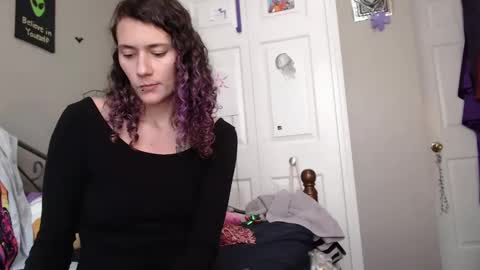 Snapshot of violethooper chatting on January 23, 2025, 6:24 pm Violet Hooper online show from January 23, 2025, 6:24 pm