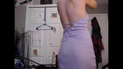 Snapshot of violethooper chatting on February 19, 2025, 6:21 pm Violet Hooper online show from February 19, 2025, 6:21 pm