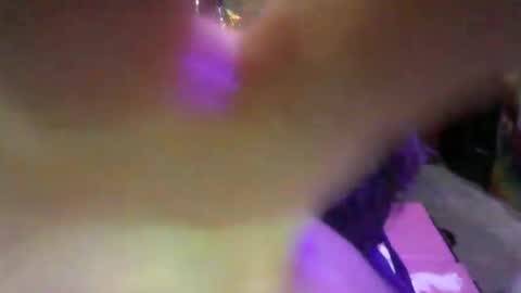 Violet Hooper online show from May 27, 2026, 5:48 am