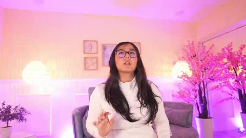 Snapshot of violetjonesx chatting on May 1, 2026, 11:48 am violetjonesx online show from May 1, 2026, 11:48 am