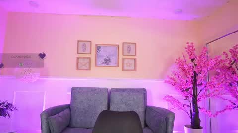 Snapshot of violetjonesx chatting on May 14, 2026, 11:39 am violetjonesx online show from May 14, 2026, 11:39 am