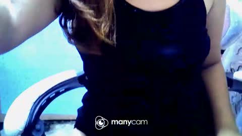 Livia help get 100 likes online show from October 15, 2025, 6:08 pm