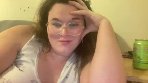 Snapshot of violetlyhappy chatting on November 27, 2025, 12:13 am violetlyhappy online show from November 27, 2025, 12:13 am