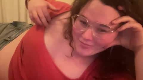 Snapshot of violetlyhappy chatting on February 18, 2026, 11:33 pm violetlyhappy online show from February 18, 2026, 11:33 pm