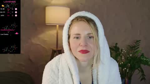 Snapshot of violetplath chatting on March 9, 2025, 11:14 pm Violet  next stream December 6 online show from March 9, 2025, 11:14 pm