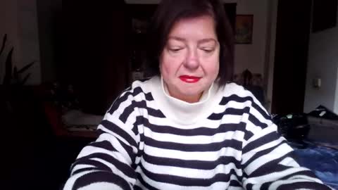 Snapshot of violetpulse chatting on October 21, 2025, 9:10 am violetpulse online show from October 21, 2025, 9:10 am