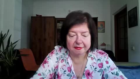 Snapshot of violetpulse chatting on October 31, 2025, 9:32 am violetpulse online show from October 31, 2025, 9:32 am