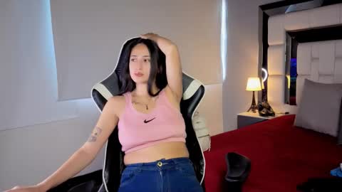 Snapshot of violetskinny chatting on February 5, 2026, 9:30 pm violetskinny online show from February 5, 2026, 9:30 pm