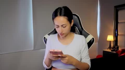 Snapshot of violetskinny chatting on February 23, 2026, 7:11 pm violetskinny online show from February 23, 2026, 7:11 pm