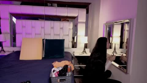 violetskinny online show from May 18, 2026, 7:31 pm