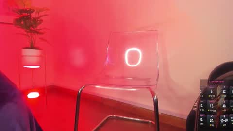 Violett  online show from November 4, 2025, 12:04 pm