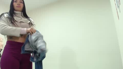 Snapshot of violett_flowers chatting on February 4, 2025, 10:24 pm violeta  online show from February 4, 2025, 10:24 pm