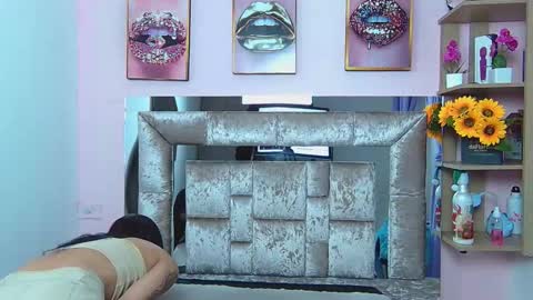 Snapshot of violett_froz chatting on November 18, 2025, 7:18 pm Violeta froz online show from November 18, 2025, 7:18 pm