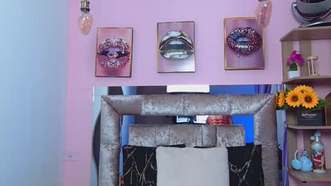 Snapshot of violett_froz chatting on January 6, 2026, 7:17 pm Violeta froz online show from January 6, 2026, 7:17 pm