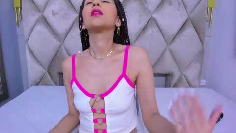 Violett  online show from February 26, 2026, 8:19 pm