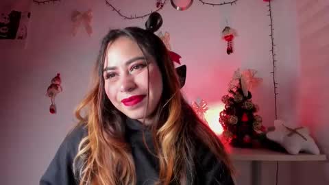 Violeta online show from December 20, 2025, 11:45 pm