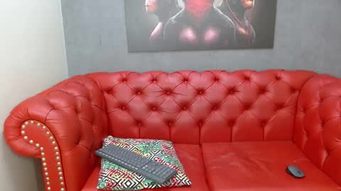 V I O L E T T E  online show from October 31, 2025, 10:11 pm