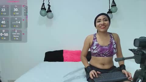 Snapshot of violett_the_bitch chatting on September 18, 2025, 2:35 am violett_the_bitch online show from September 18, 2025, 2:35 am