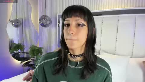 violettacolinss online show from June 9, 2026, 11:33 am