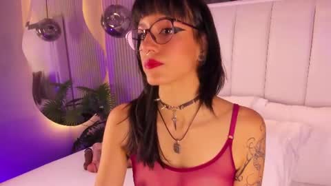 violettacolinss online show from July 1, 2026, 11:34 am