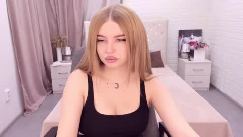 ViolettaOtis online show from December 12, 2024, 11:40 am