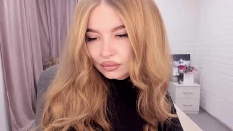 ViolettaOtis online show from December 14, 2024, 11:29 am