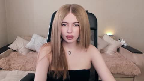 ViolettaOtis online show from March 3, 2025, 10:17 am