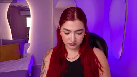 Violett Castel online show from November 25, 2025, 7:25 pm