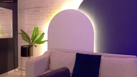 Snapshot of violettcastel chatting on March 7, 2026, 7:11 pm Violett Castel online show from March 7, 2026, 7:11 pm