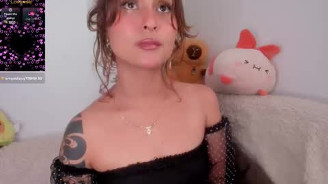 Snapshot of violetteramirez01 chatting on October 25, 2025, 5:51 pm Violette online show from October 25, 2025, 5:51 pm