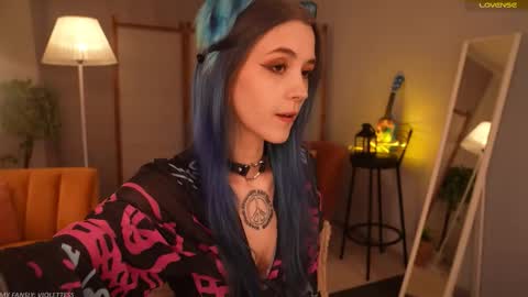 violettessa online show from October 23, 2025, 11:09 am