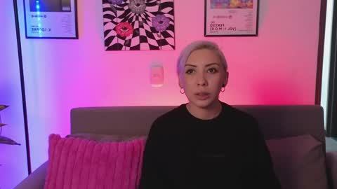 Violet online show from May 17, 2026, 2:31 am