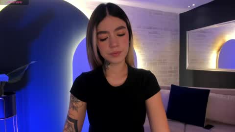 Violett  online show from April 9, 2026, 9:15 am