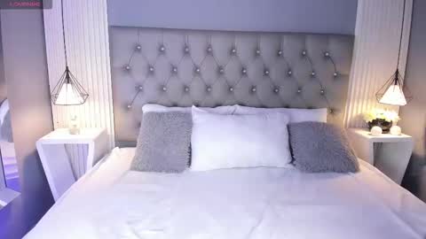 Snapshot of violettharous chatting on November 21, 2025, 10:52 pm VioletthaRous online show from November 21, 2025, 10:52 pm