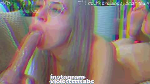 Violetta online show from November 14, 2025, 9:02 pm