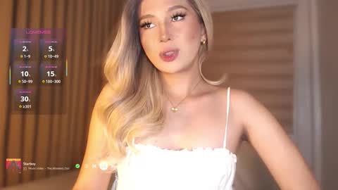 Snapshot of violetversacexx chatting on November 12, 2025, 2:01 am Best Of Both Worlds online show from November 12, 2025, 2:01 am