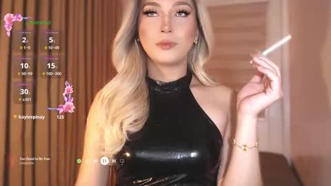 Snapshot of violetversacexx chatting on November 25, 2025, 2:55 am Best Of Both Worlds online show from November 25, 2025, 2:55 am