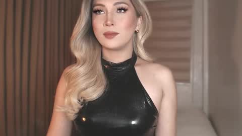 Snapshot of violetversacexx chatting on November 30, 2025, 6:39 am Best Of Both Worlds online show from November 30, 2025, 6:39 am