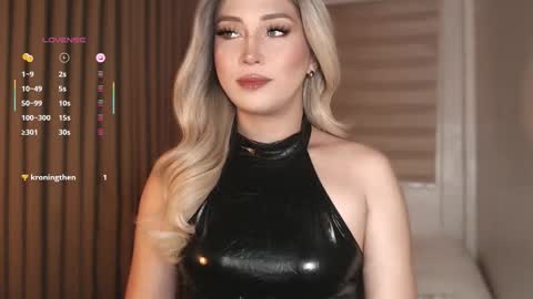 Snapshot of violetversacexx chatting on December 1, 2025, 5:45 am Best Of Both Worlds online show from December 1, 2025, 5:45 am