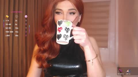 Snapshot of violetversacexx chatting on December 4, 2025, 4:22 am Best Of Both Worlds online show from December 4, 2025, 4:22 am