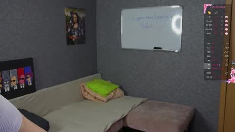 Snapshot of violetwin chatting on February 14, 2026, 7:10 pm Violet online show from February 14, 2026, 7:10 pm