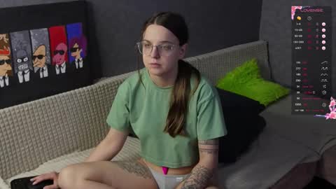 Snapshot of violetwin chatting on February 17, 2026, 11:50 am Violet online show from February 17, 2026, 11:50 am