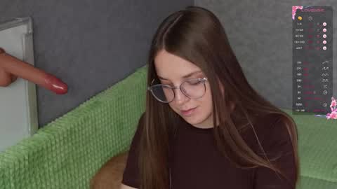 Snapshot of violetwin chatting on March 7, 2026, 10:12 am Violet online show from March 7, 2026, 10:12 am