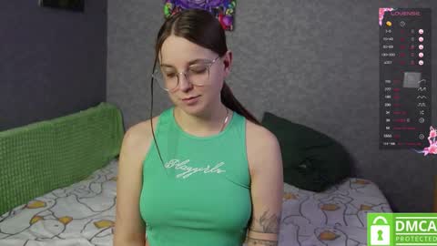 Snapshot of violetwin chatting on March 12, 2026, 7:09 pm Violet online show from March 12, 2026, 7:09 pm