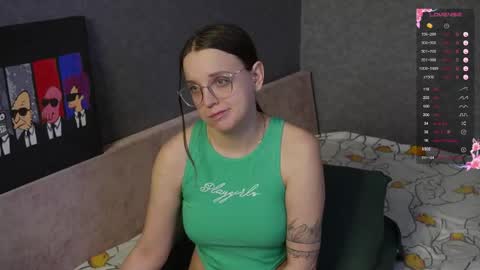 Snapshot of violetwin chatting on April 7, 2026, 3:07 am Violet online show from April 7, 2026, 3:07 am
