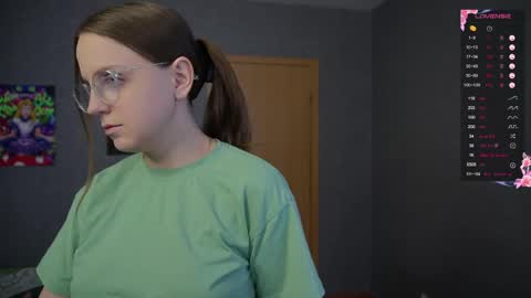 Snapshot of violetwin chatting on April 17, 2026, 8:39 am Violet online show from April 17, 2026, 8:39 am