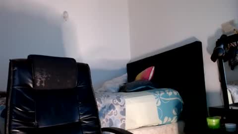 Snapshot of violetwitch05 chatting on December 9, 2024, 5:19 pm Violet online show from December 9, 2024, 5:19 pm