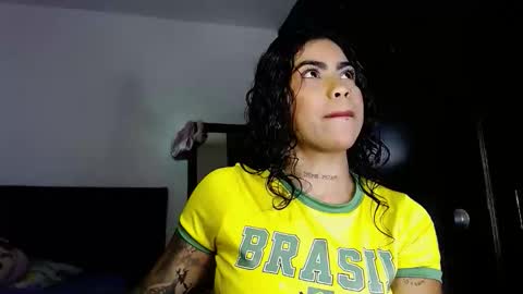 Snapshot of violetwitch05 chatting on October 23, 2025, 2:55 am Violet online show from October 23, 2025, 2:55 am